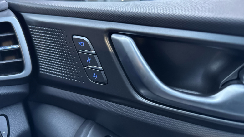 Hyundai IONIQ 100kW Premium SE 38kWh 5dr Auto Electric Hatchback